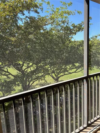 $1,950 | 1650 Southwest 124th Terrace, Unit 303D, Pembroke Pines, FL 33027