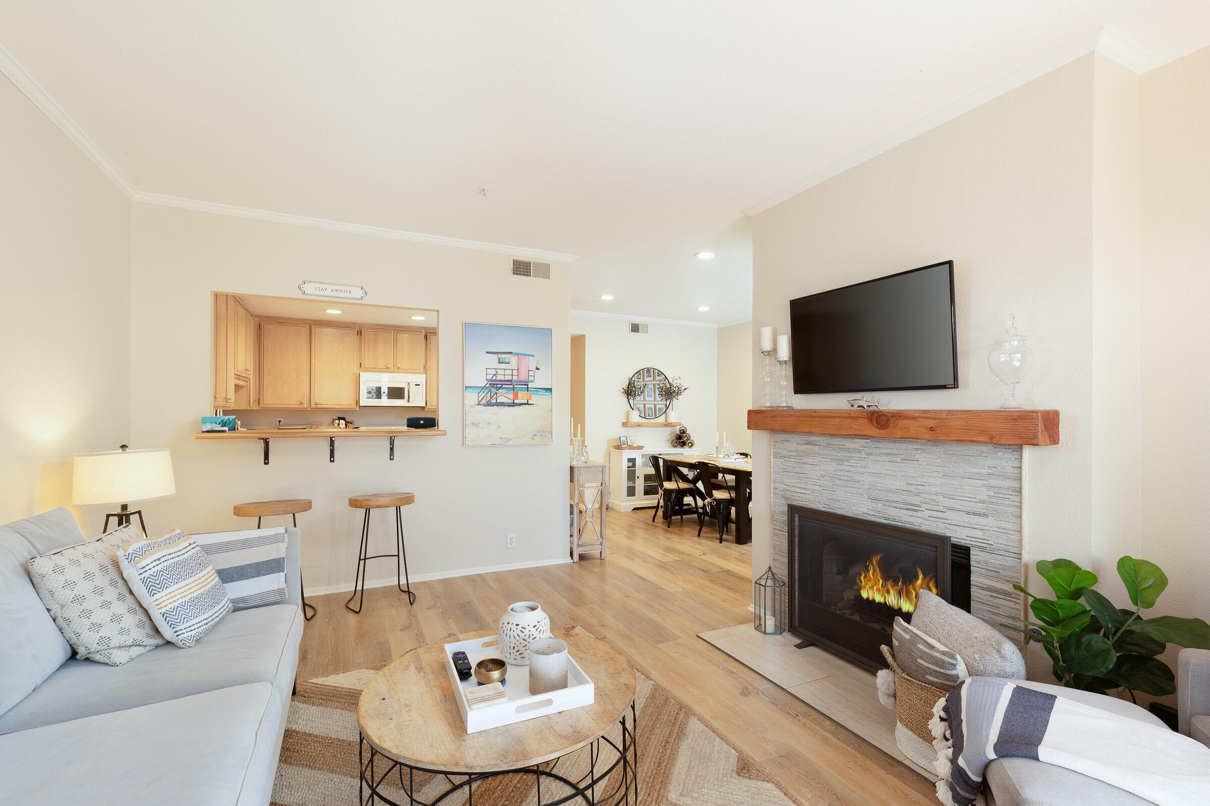 4515 Carpinteria Avenue, Unit G Carpinteria, CA 93013 - Photo 6 of 19 05-livingroom-0028-Edit-2