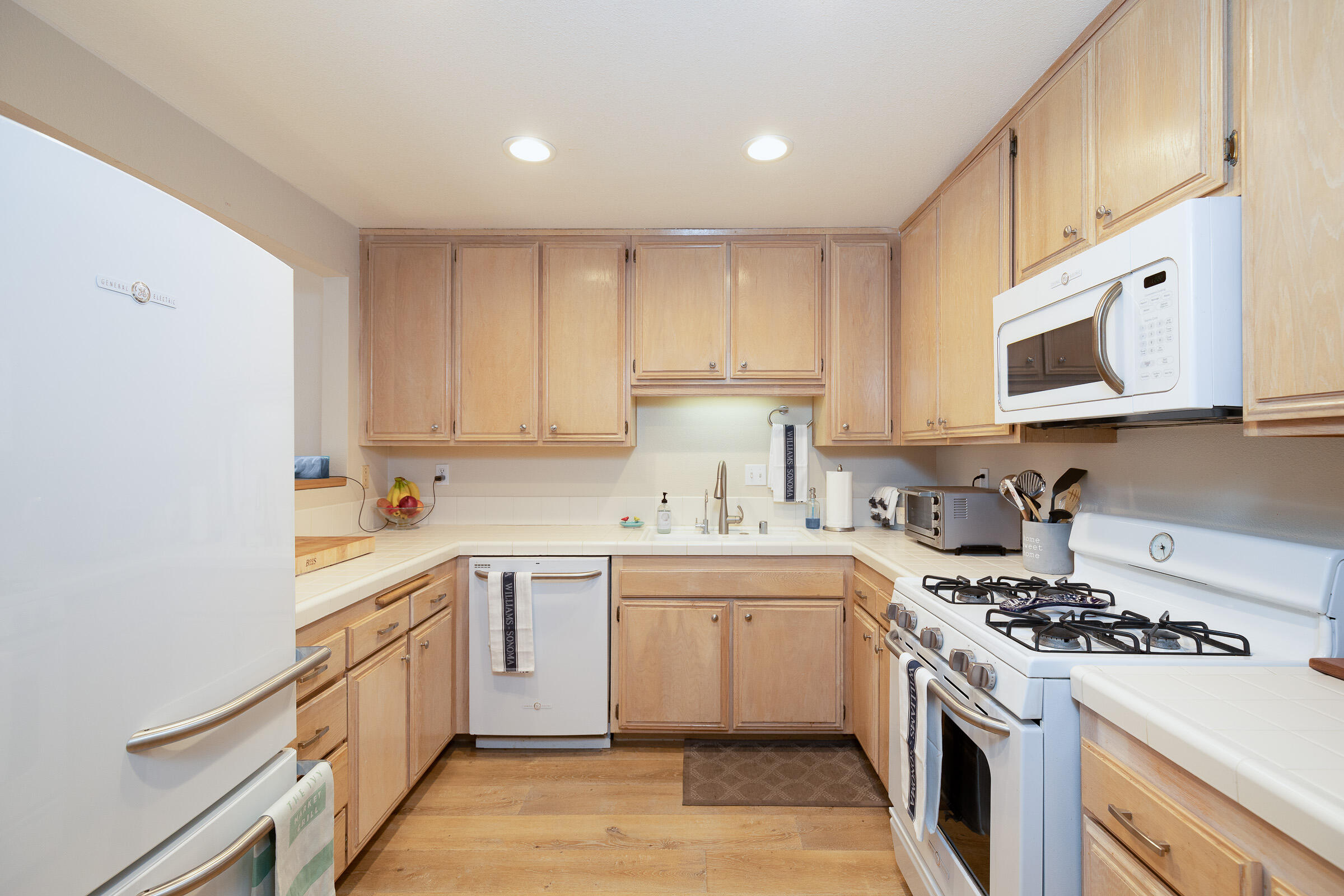 4515 Carpinteria Avenue, Unit G Carpinteria, CA 93013 - Photo 9 of 19 08-kitchen-0004-Edit-2