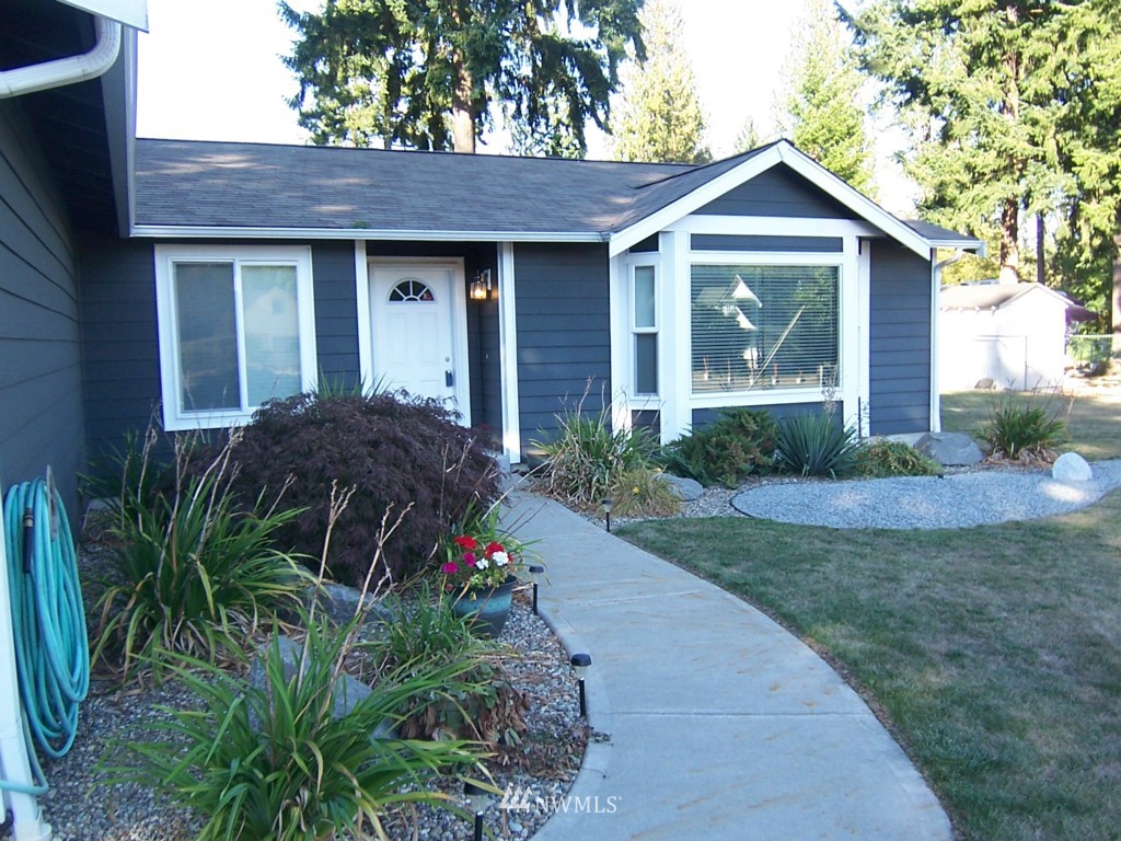 2794 Erlands Point Road Northwest Bremerton, WA 98312 - Photo 2 of 15 Gallery Image 2