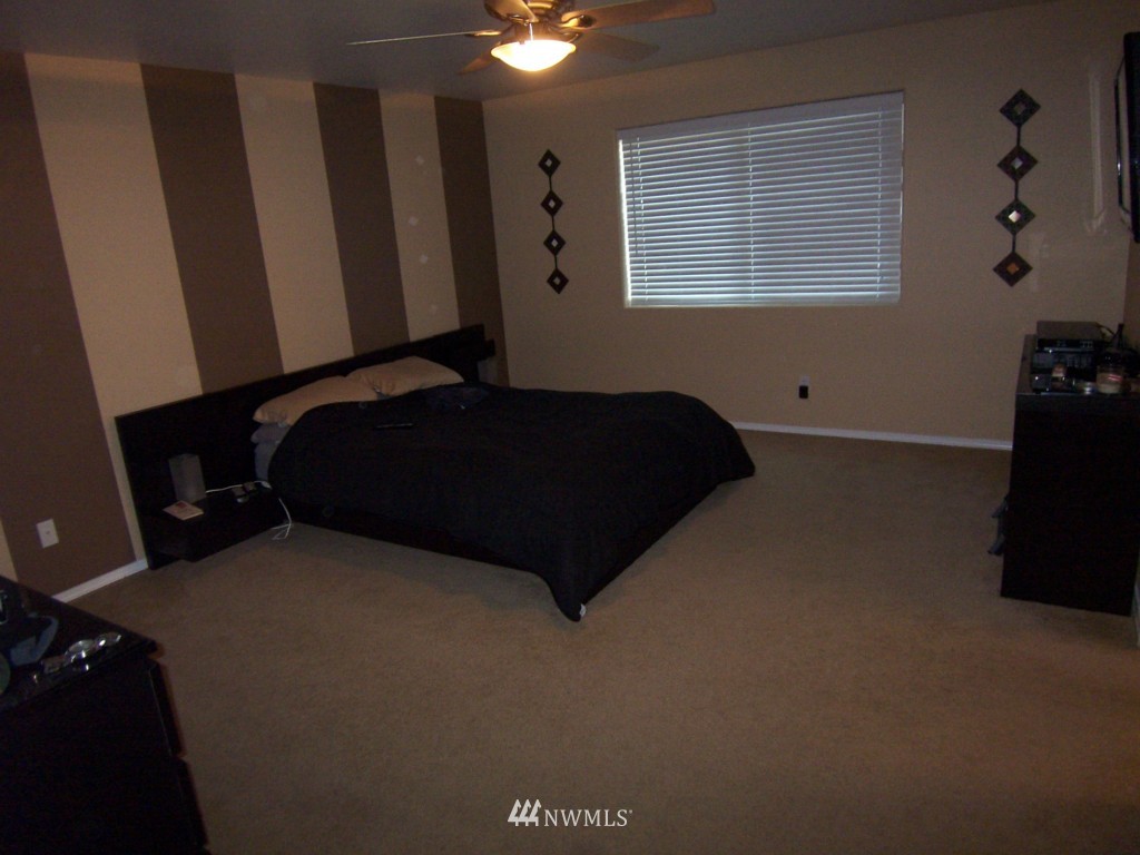 2794 Erlands Point Road Northwest Bremerton, WA 98312 - Photo 14 of 15 Gallery Image 14