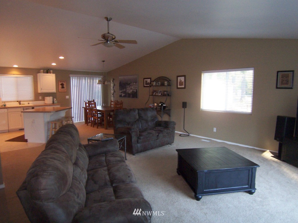 2794 Erlands Point Road Northwest Bremerton, WA 98312 - Photo 8 of 15 Gallery Image 8