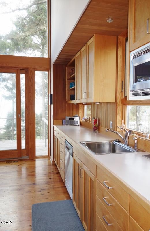 50007 South South Beach Point Road Neskowin, OR 97149 - Photo 16 of 31 Walker 021 (520x800)