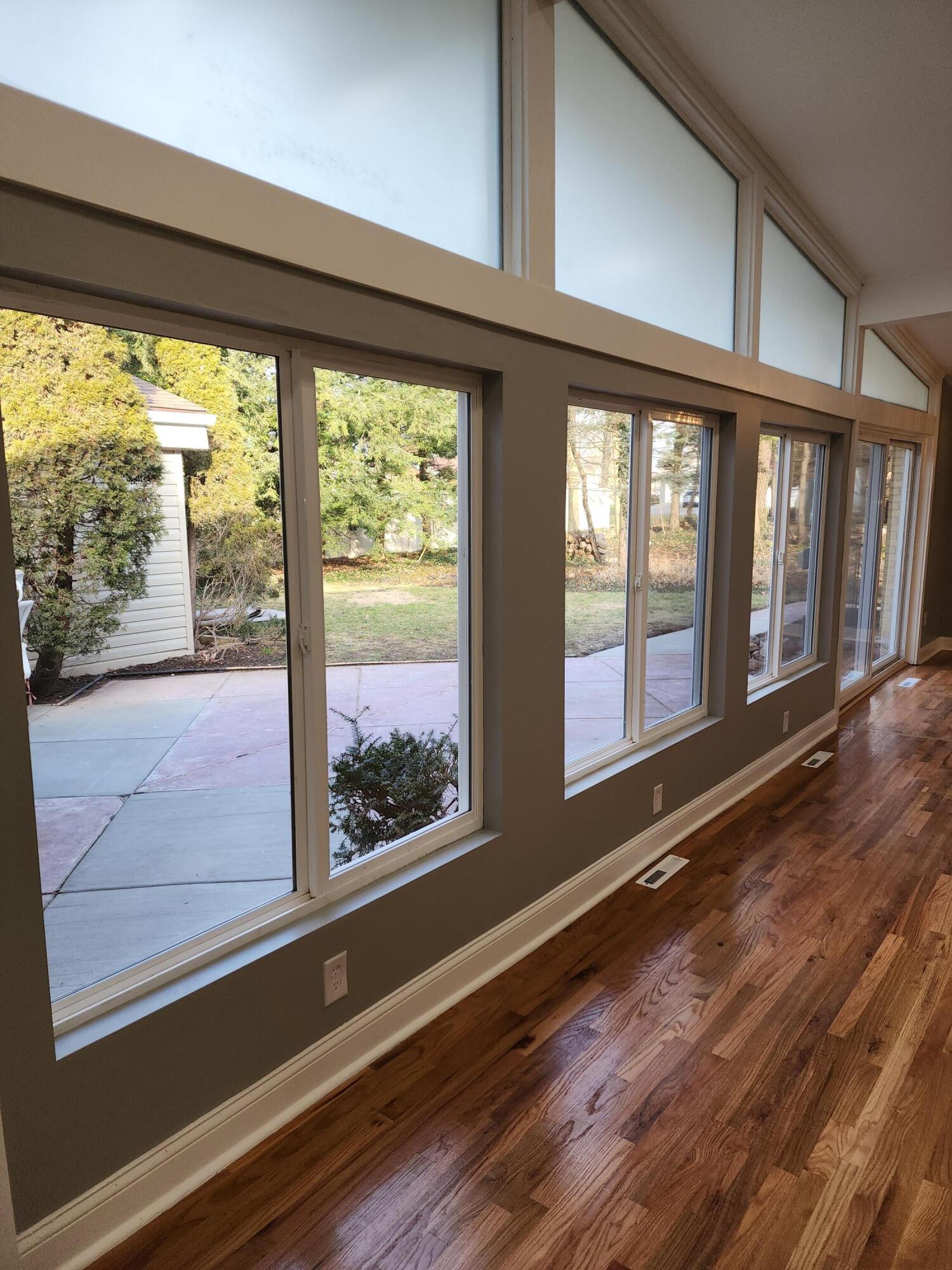 29878 Fall River Road Southfield, MI 48076 - Photo 5 of 17 Courtyard View from the Living Room