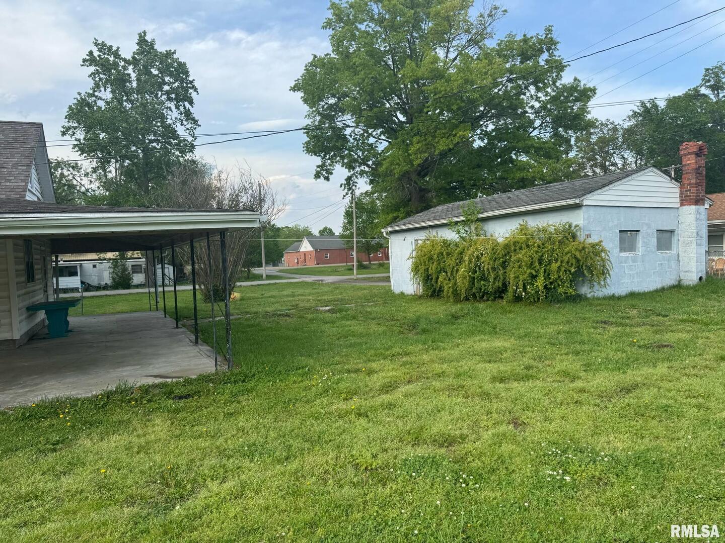 604 South 23rd Street Herrin, IL 62948 - Photo 5 of 14 a view of backyard with green space