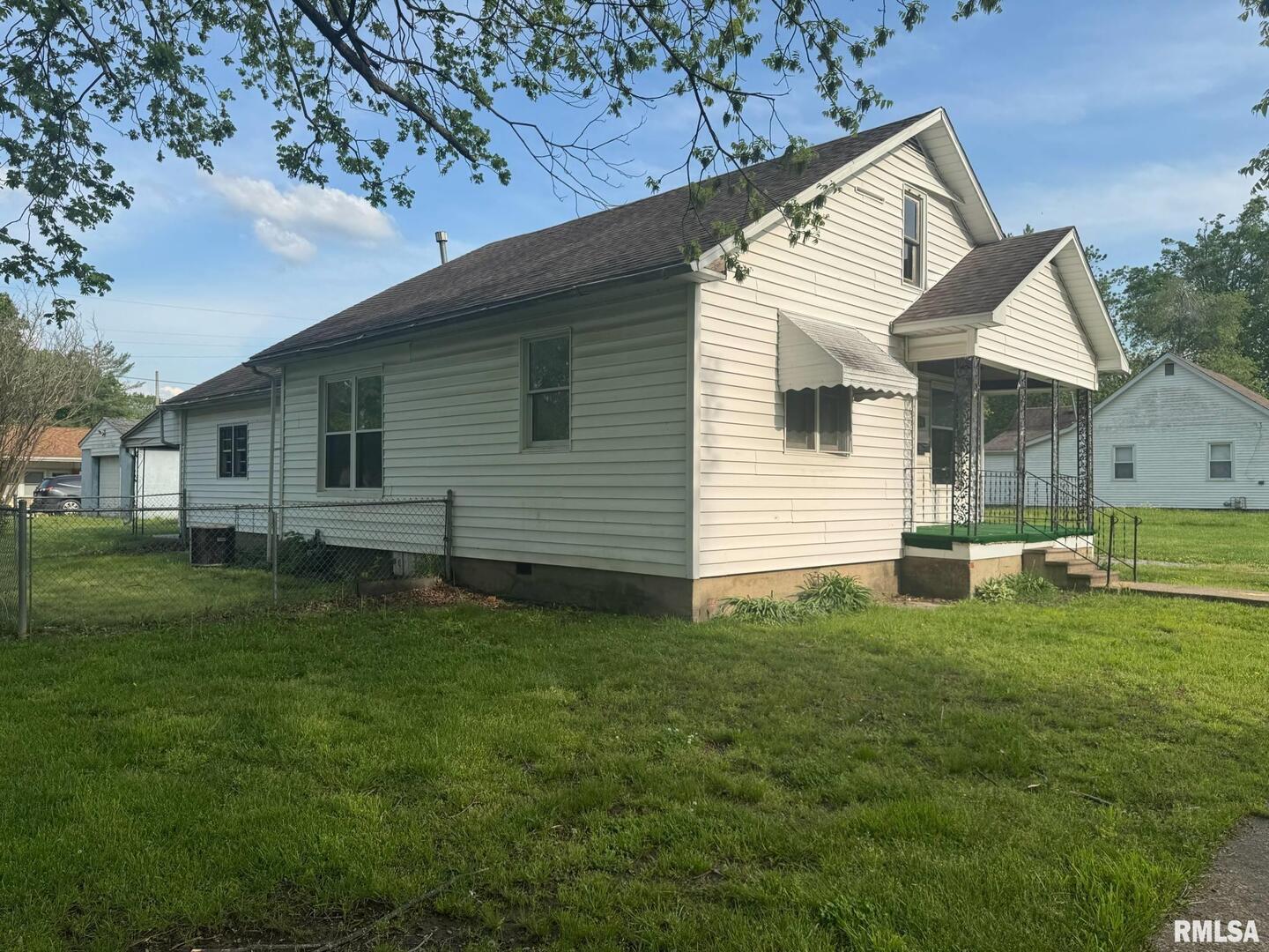 604 South 23rd Street Herrin, IL 62948 - Photo 6 of 14 a view of backyard of house