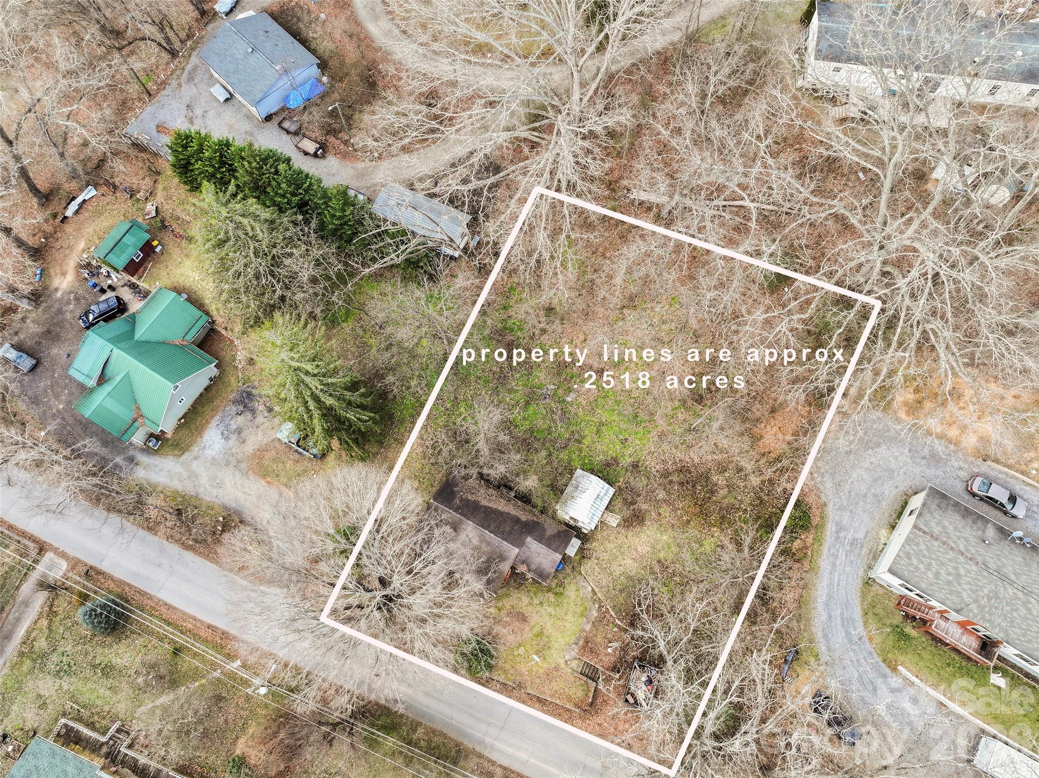 75 Travis Street Clyde, NC 28721 - Photo 3 of 15