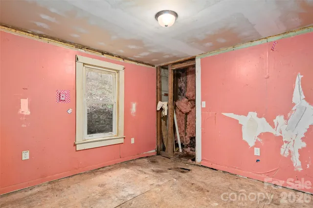 $150,000 | 75 Travis Street, Clyde, NC 28721