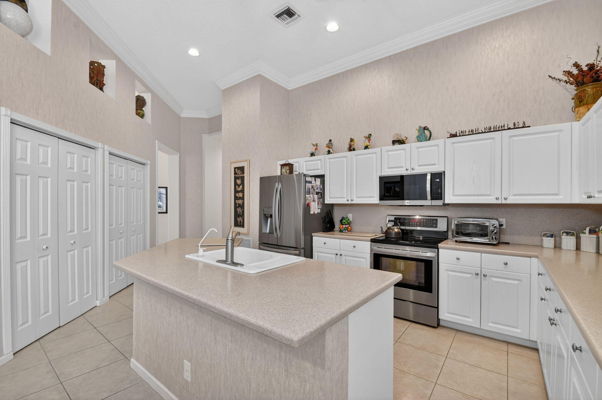 7717 Rockford Road Boynton Beach, FL 33472 - Photo 16 of 76 kitchen