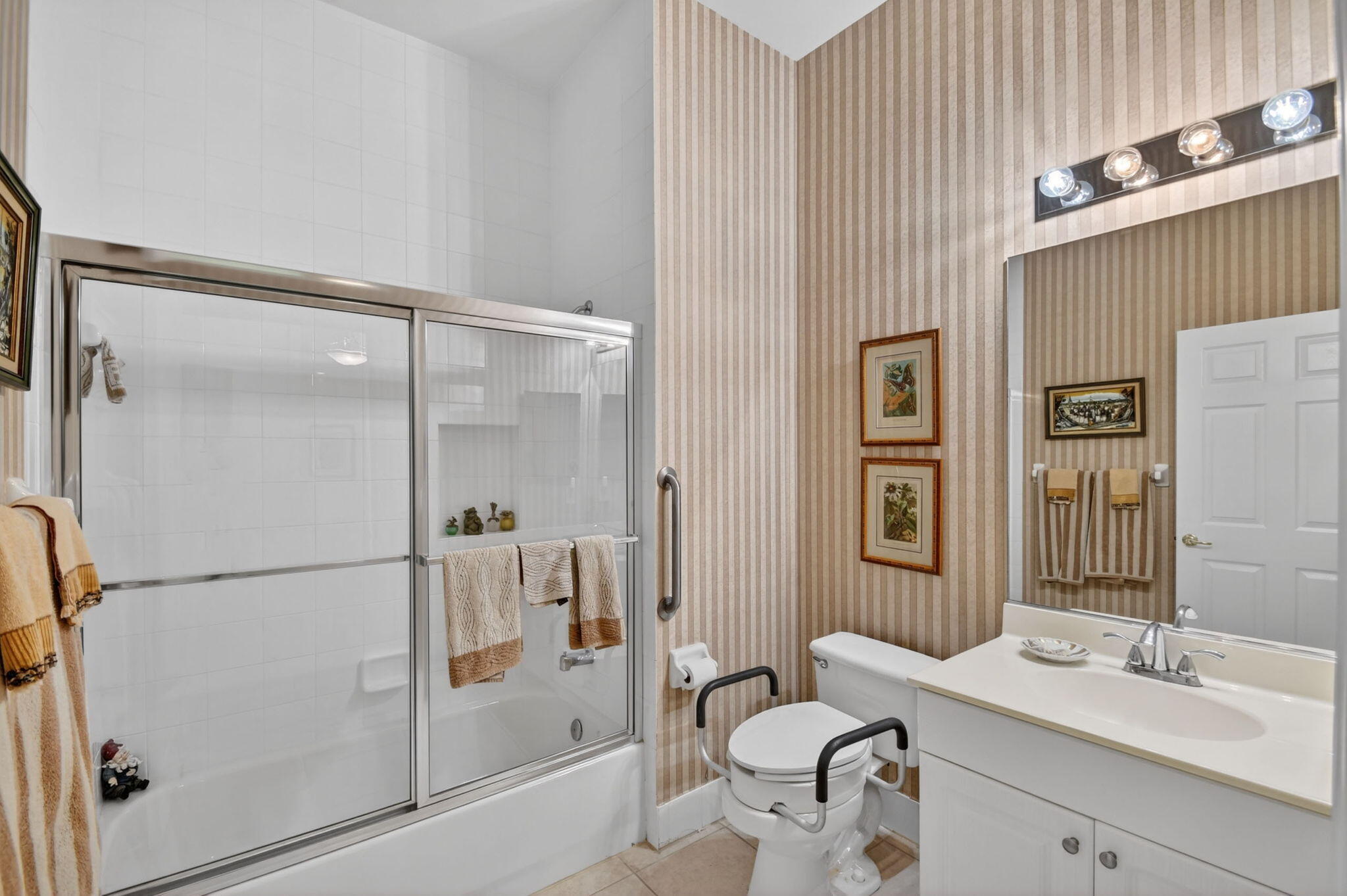 7717 Rockford Road Boynton Beach, FL 33472 - Photo 27 of 76 3rd bathroom