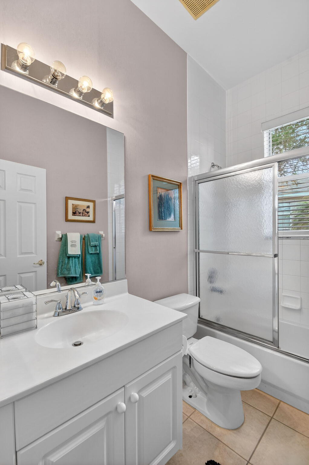 7717 Rockford Road Boynton Beach, FL 33472 - Photo 29 of 76 3rd bathroom