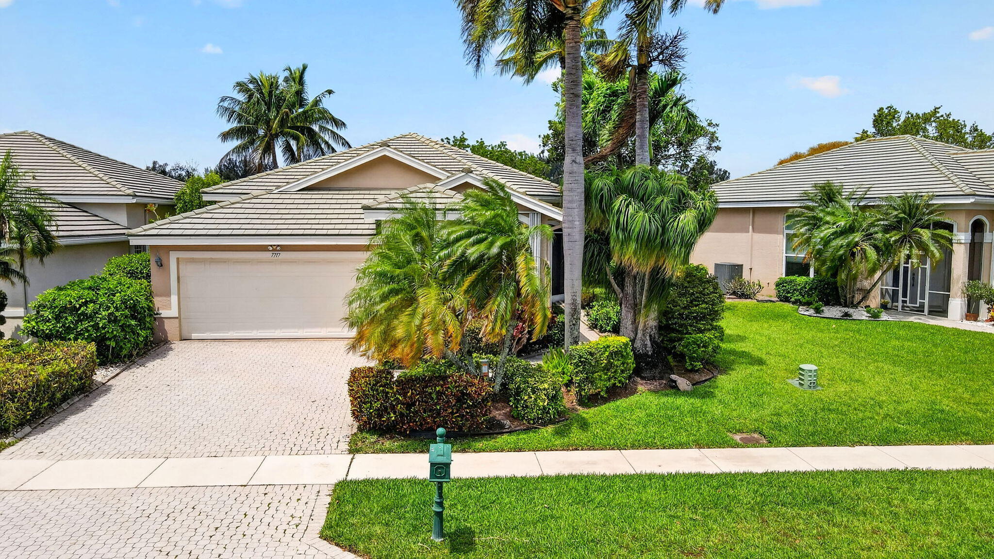 7717 Rockford Road Boynton Beach, FL 33472 - Photo 45 of 76 exterior front