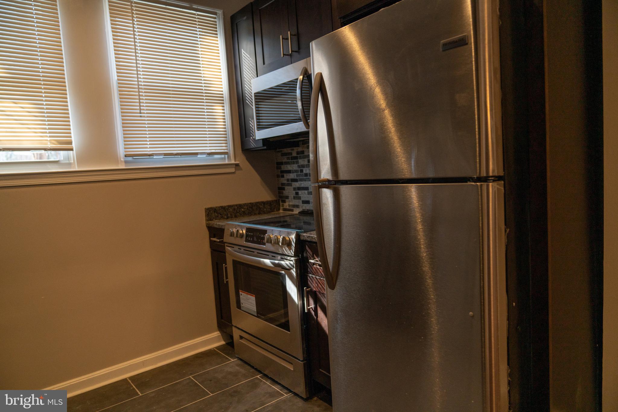 618 Wicklow Road Baltimore, MD 21229 - Photo 11 of 48 Kitchen