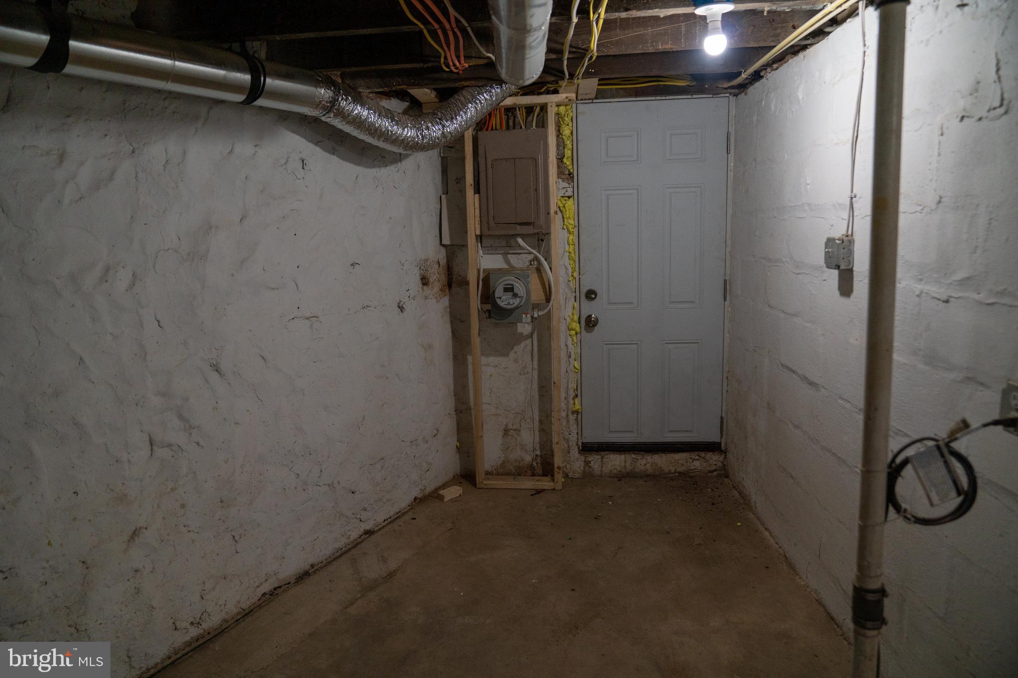 618 Wicklow Road Baltimore, MD 21229 - Photo 18 of 48 Basement walkout