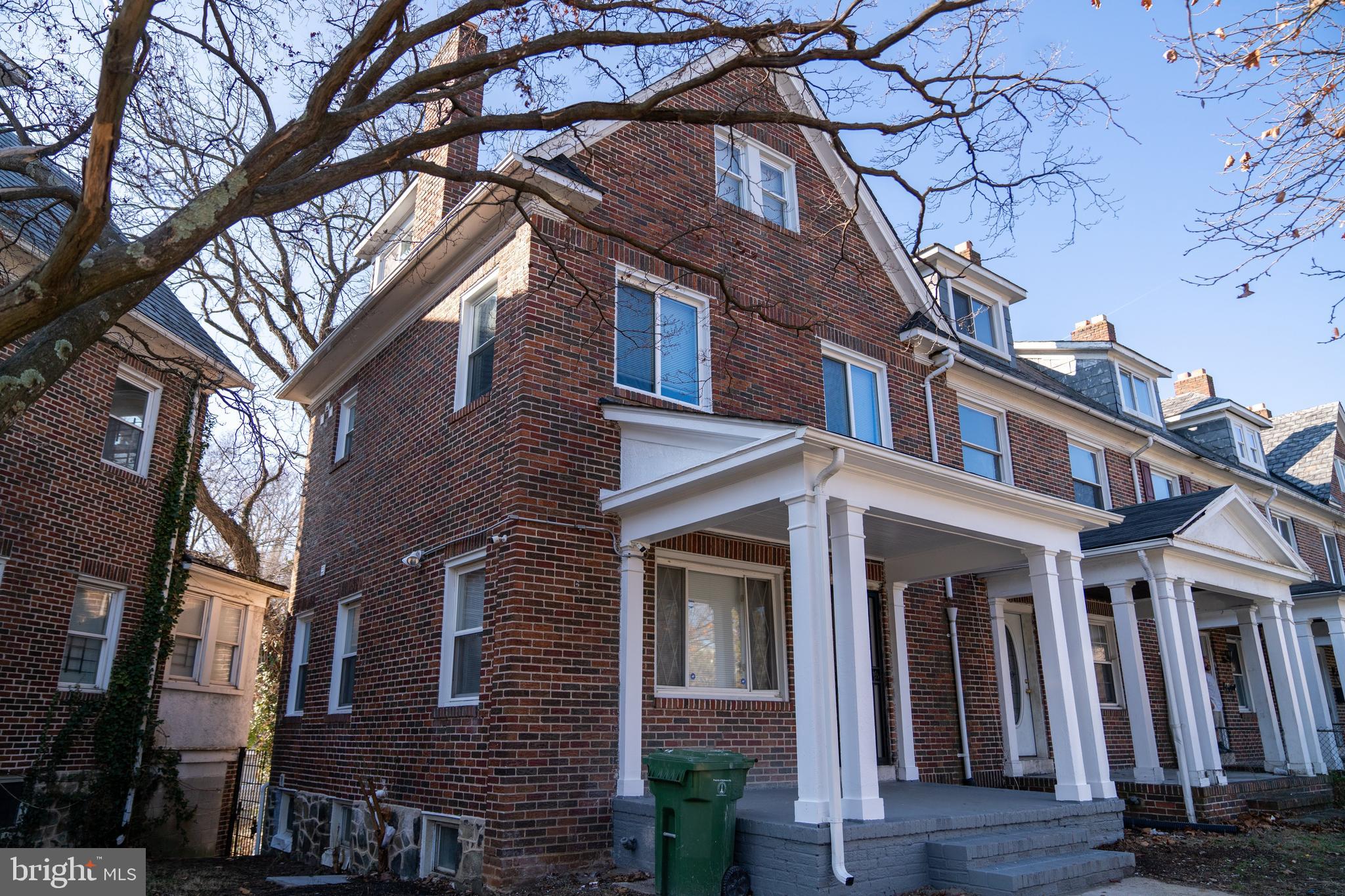 618 Wicklow Road Baltimore, MD 21229 - Photo 2 of 48 Outside Front