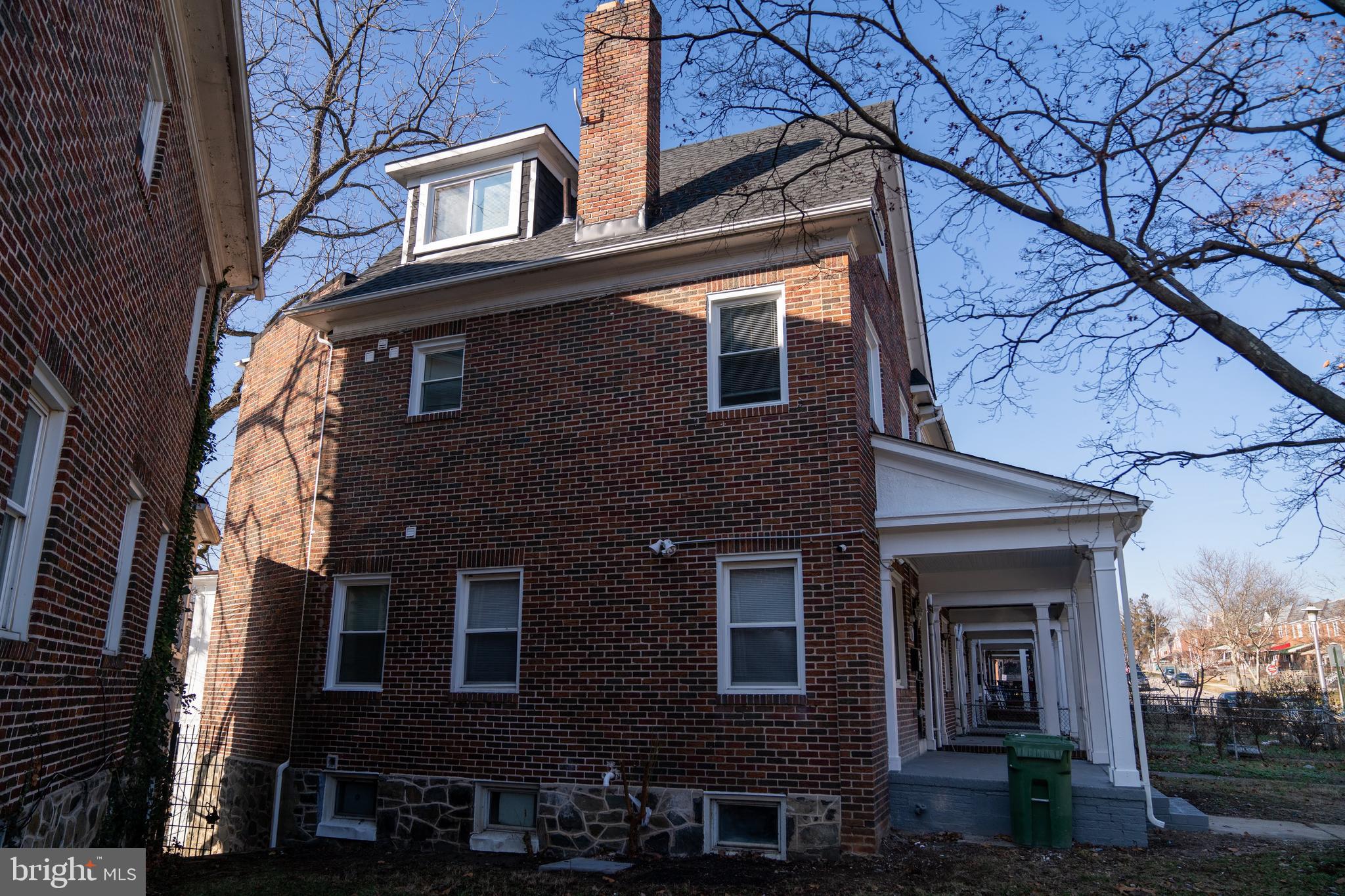 618 Wicklow Road Baltimore, MD 21229 - Photo 3 of 48 Outside Side