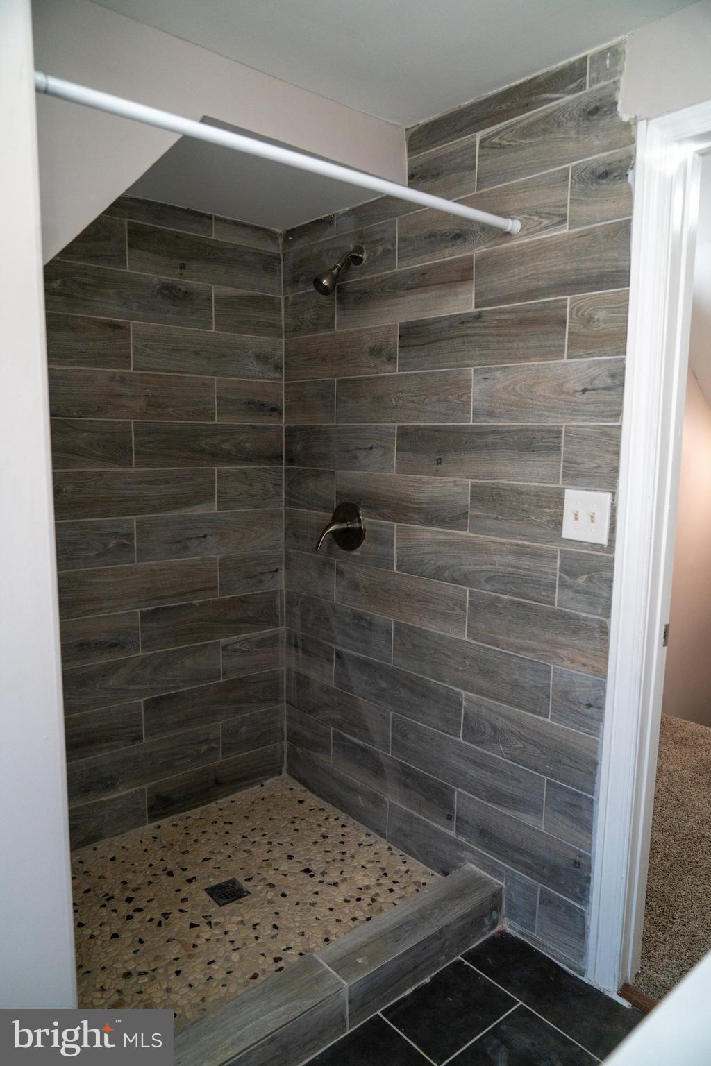 618 Wicklow Road Baltimore, MD 21229 - Photo 33 of 48 Master Bath