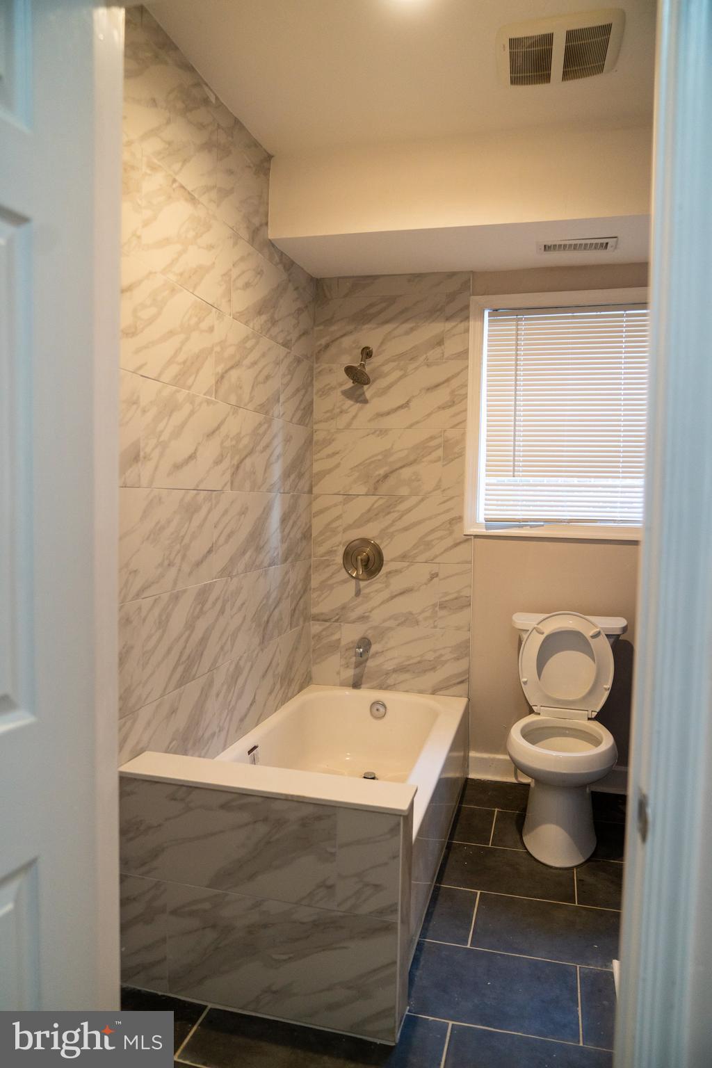 618 Wicklow Road Baltimore, MD 21229 - Photo 44 of 48 Upper Full Bath