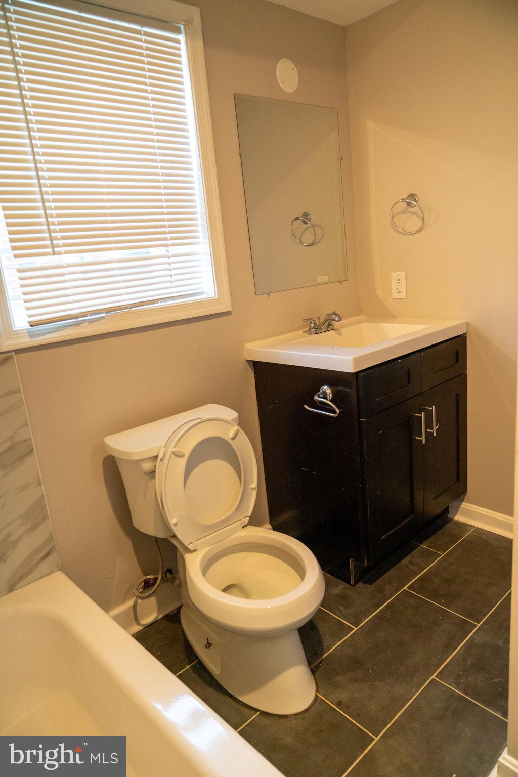618 Wicklow Road Baltimore, MD 21229 - Photo 45 of 48 Upper Full Bath