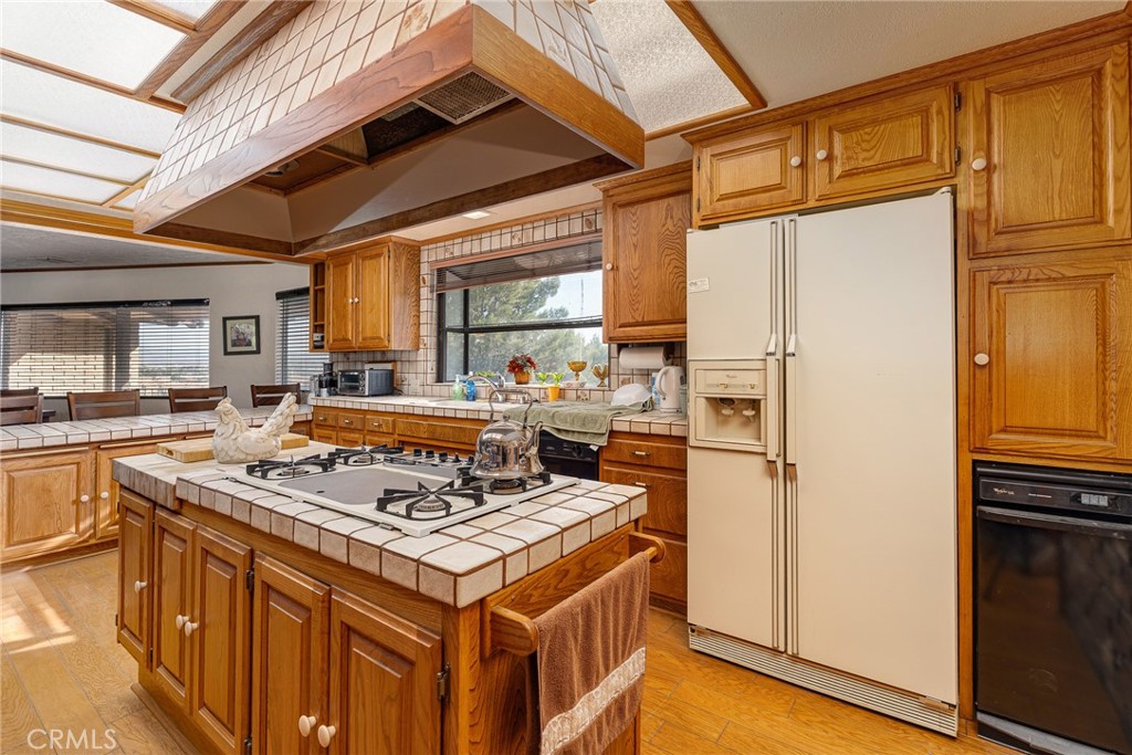 15283 Apple Valley Road Apple Valley, CA 92307 - Photo 6 of 53