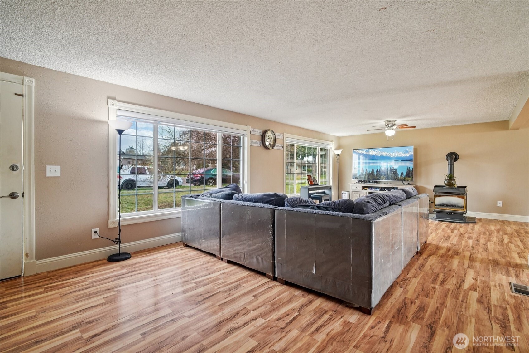 15720 120th Avenue Southeast Renton, WA 98058 - Photo 2 of 31