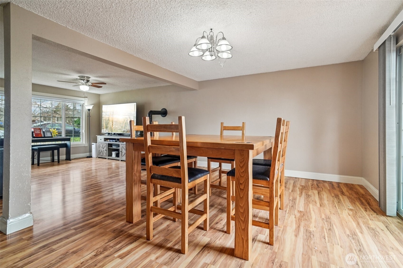15720 120th Avenue Southeast Renton, WA 98058 - Photo 6 of 31
