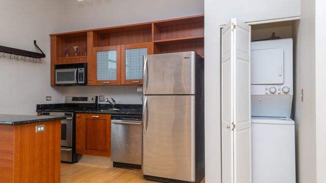 $265,000 | 807 Church Street, Unit 212, Evanston, IL 60201