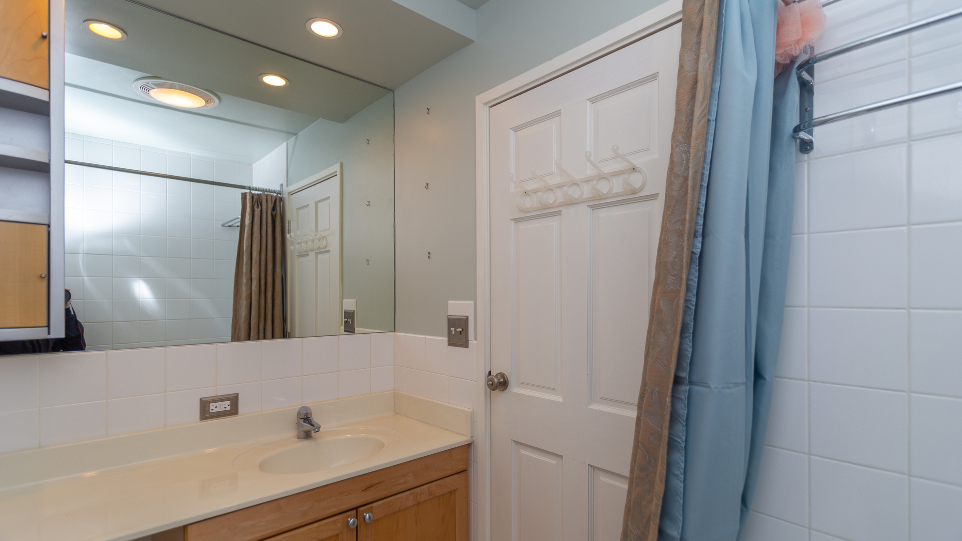807 Church Street, Unit 212 Evanston, IL 60201 - Photo 9 of 10