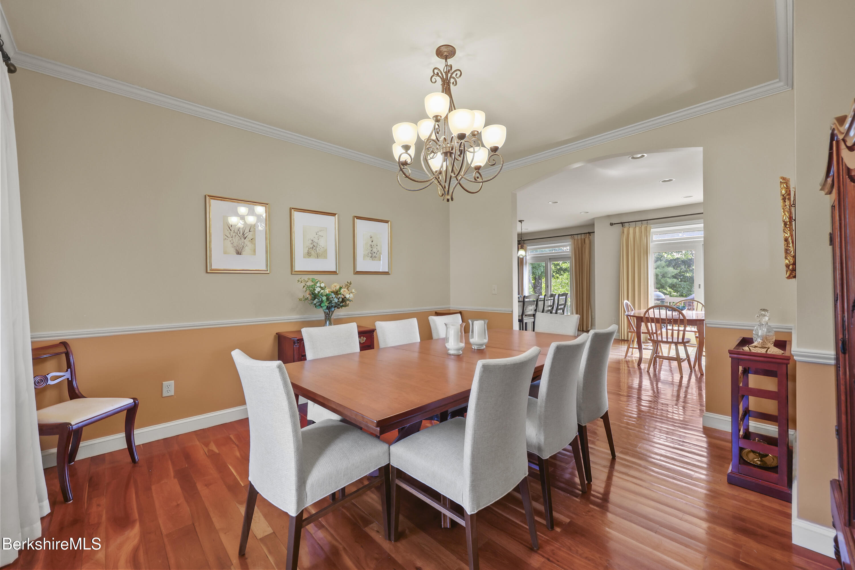 35 Meadow Ridge Drive Pittsfield, MA 01201 - Photo 38 of 81 Dining Room