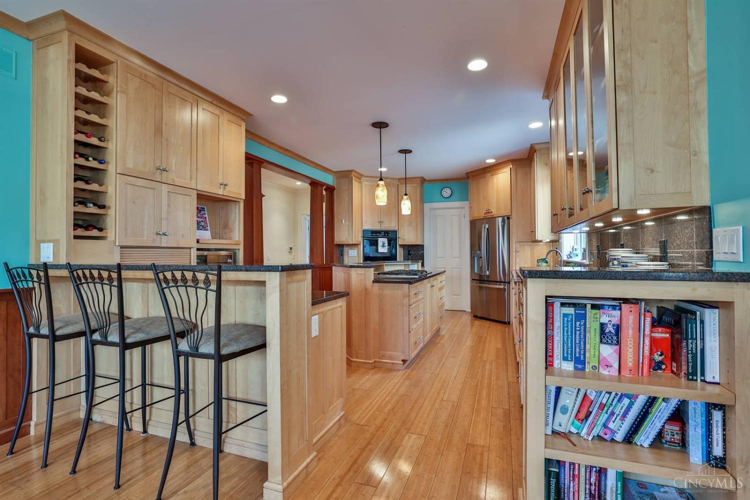 401 West Galbraith Road Wyoming, OH 45215 - Photo 18 of 55