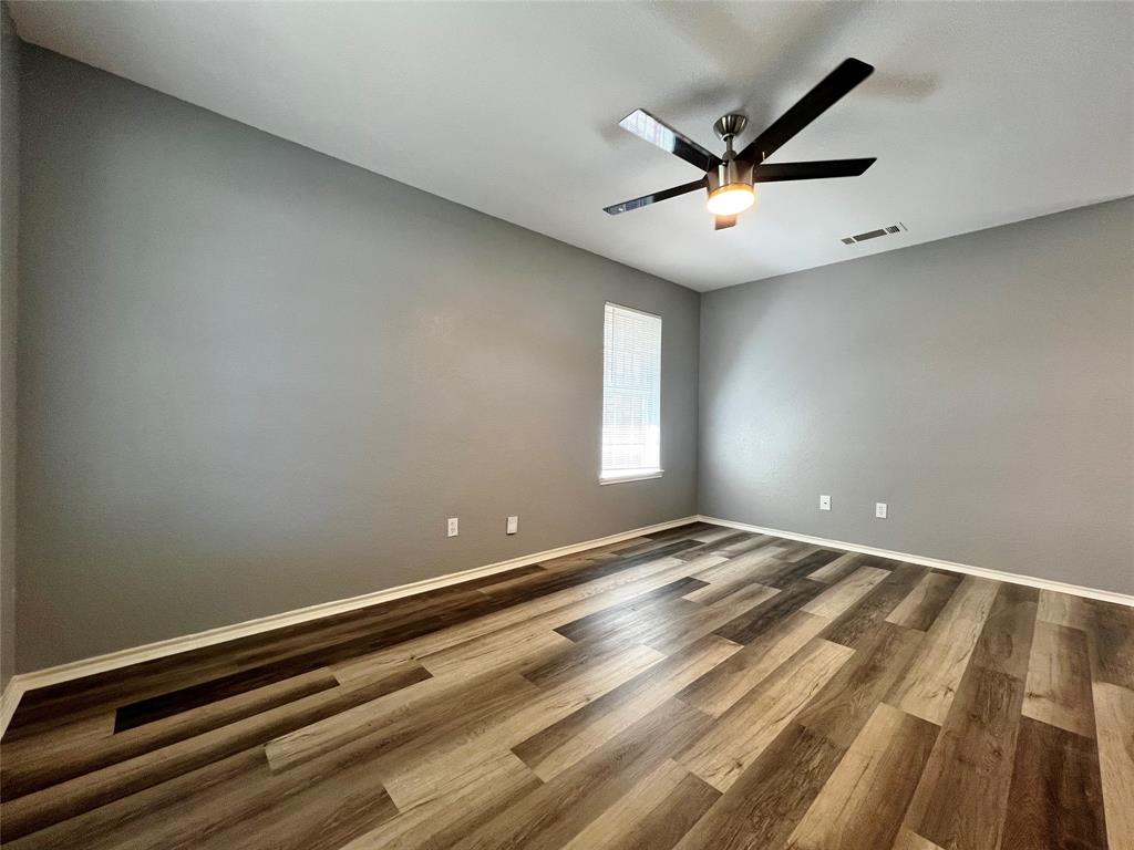 1010 South Retta Street Fort Worth, TX 76111 - Photo 2 of 24