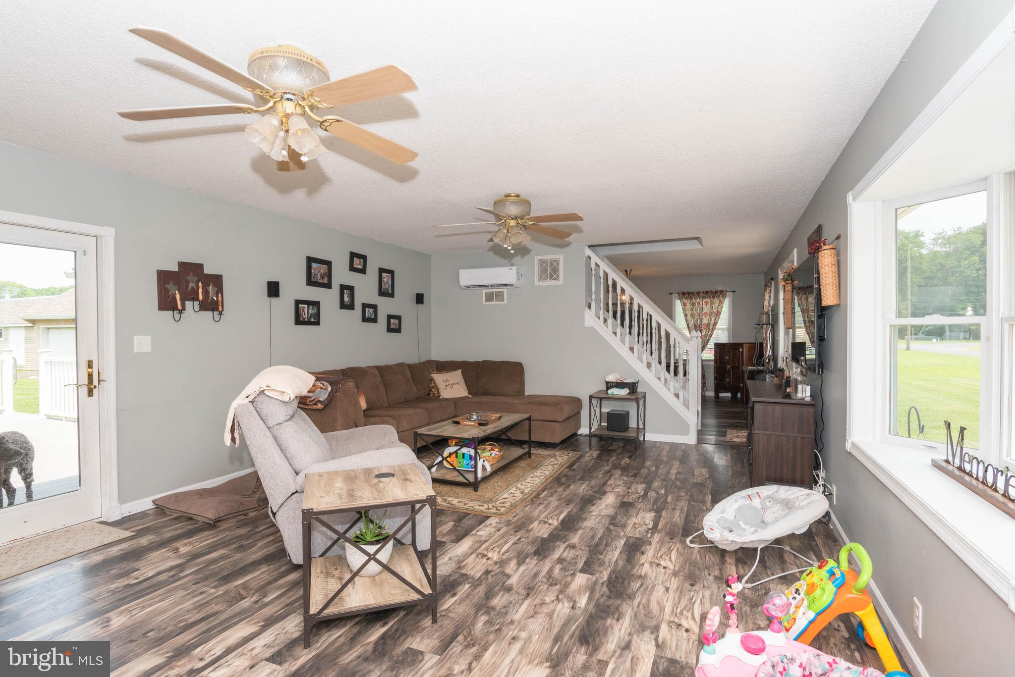 13600 Fitzbound Road Princess Anne, MD 21853 - Photo 8 of 35 Living room