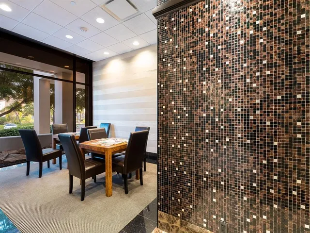 $7,000 | 1255 North Gulfstream Avenue, Unit 402, Sarasota, FL 34236