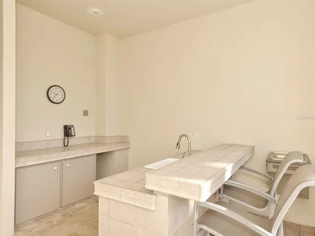 $7,000 | 1255 North Gulfstream Avenue, Unit 402, Sarasota, FL 34236