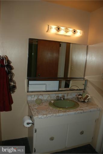 5817 Detrick Road Mount Airy, MD 21771 - Photo 13 of 30 Hall Bath