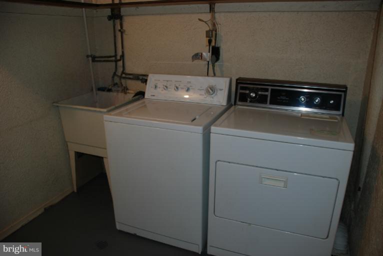 5817 Detrick Road Mount Airy, MD 21771 - Photo 17 of 30 Laundry Room