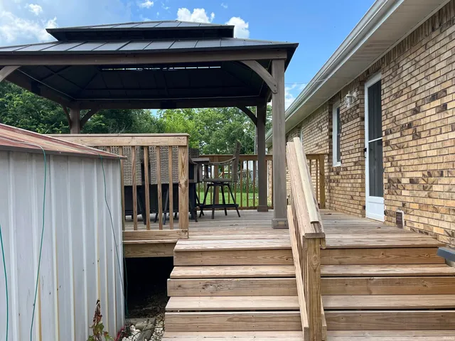 $179,900 | 329 West Railroad Street, Clay, KY 42404