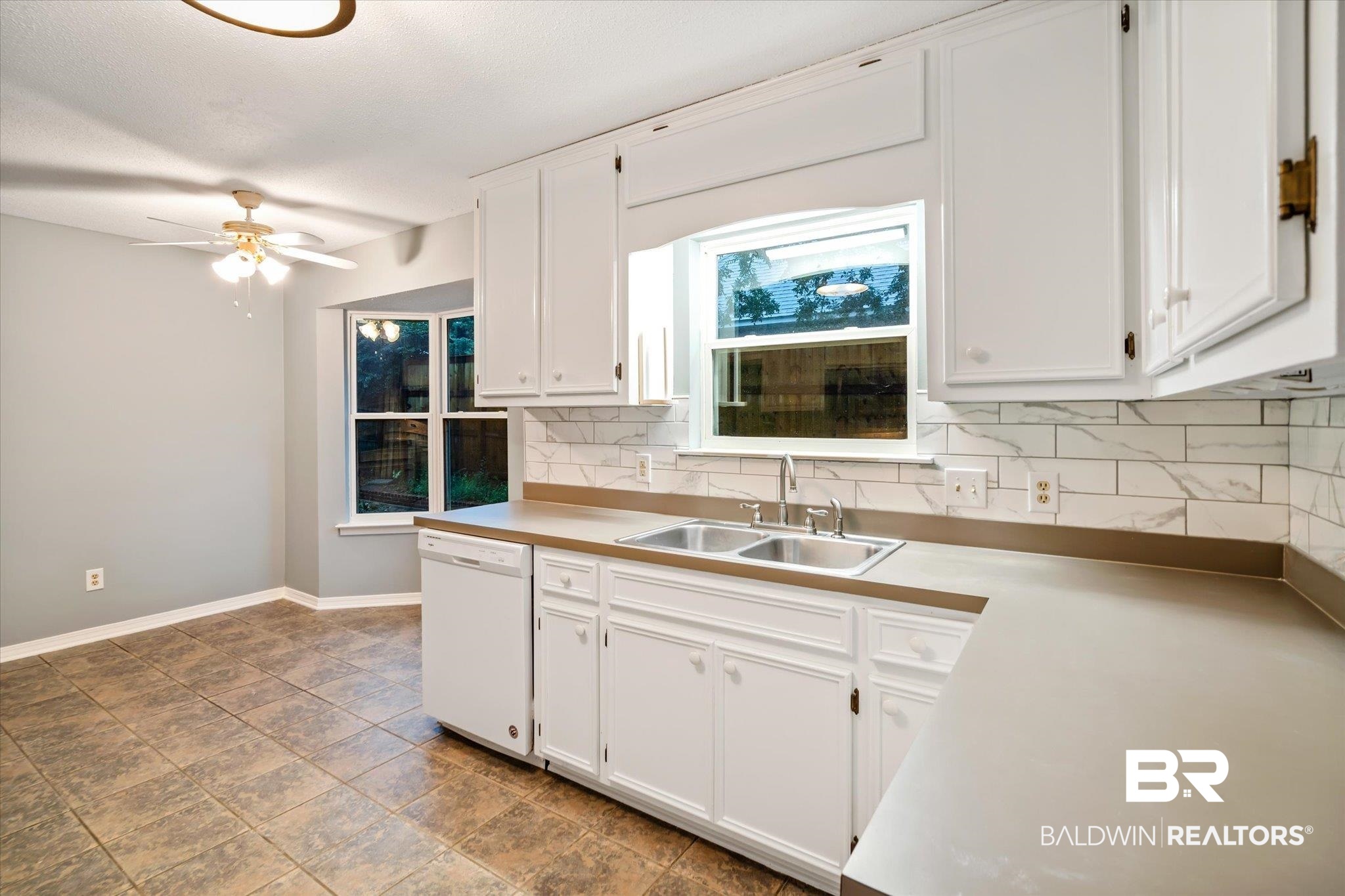 6604 Chimney Top Drive South Mobile, AL 36695 - Photo 5 of 24
