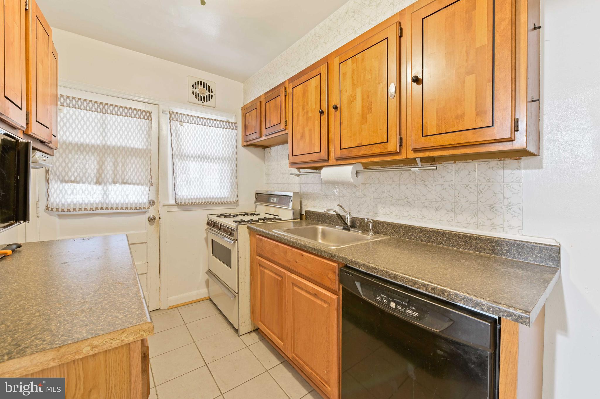 349 Grovethorn Road Middle River, MD 21220 - Photo 9 of 29