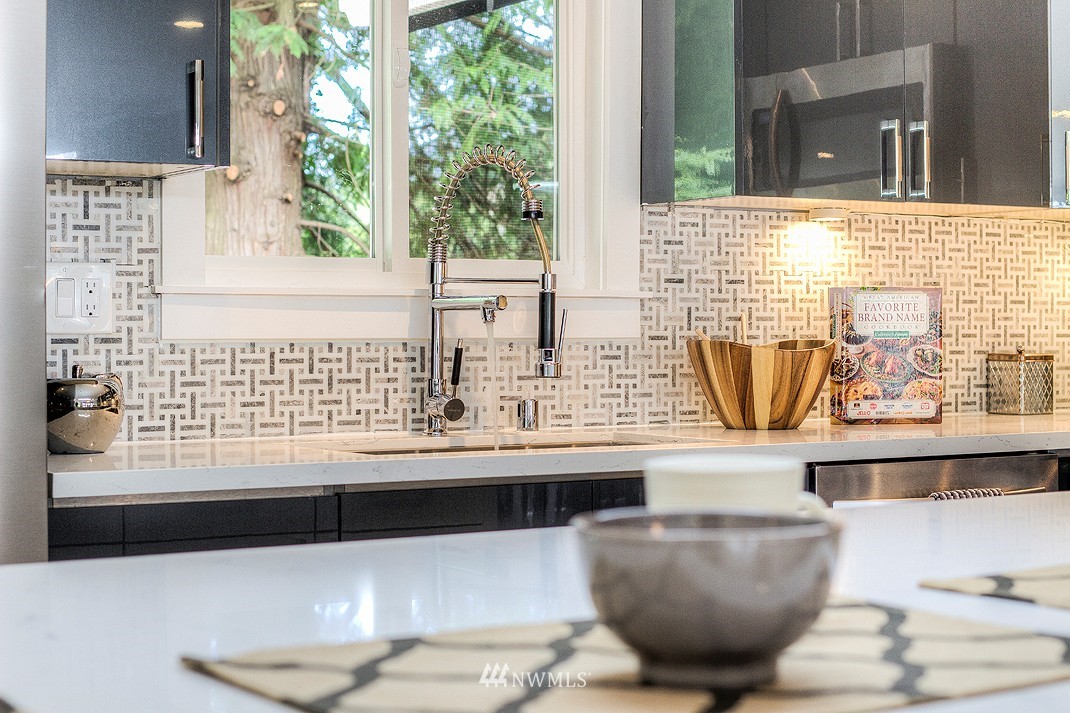 8821 204th Street Southwest Edmonds, WA 98026 - Photo 13 of 25