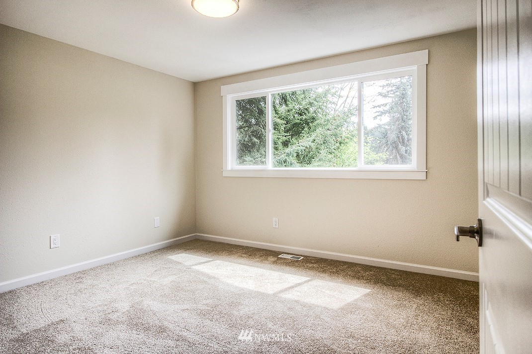 8821 204th Street Southwest Edmonds, WA 98026 - Photo 17 of 25