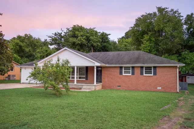 $269,500 | 1106 Bagley Drive, Fayetteville, TN 37334
