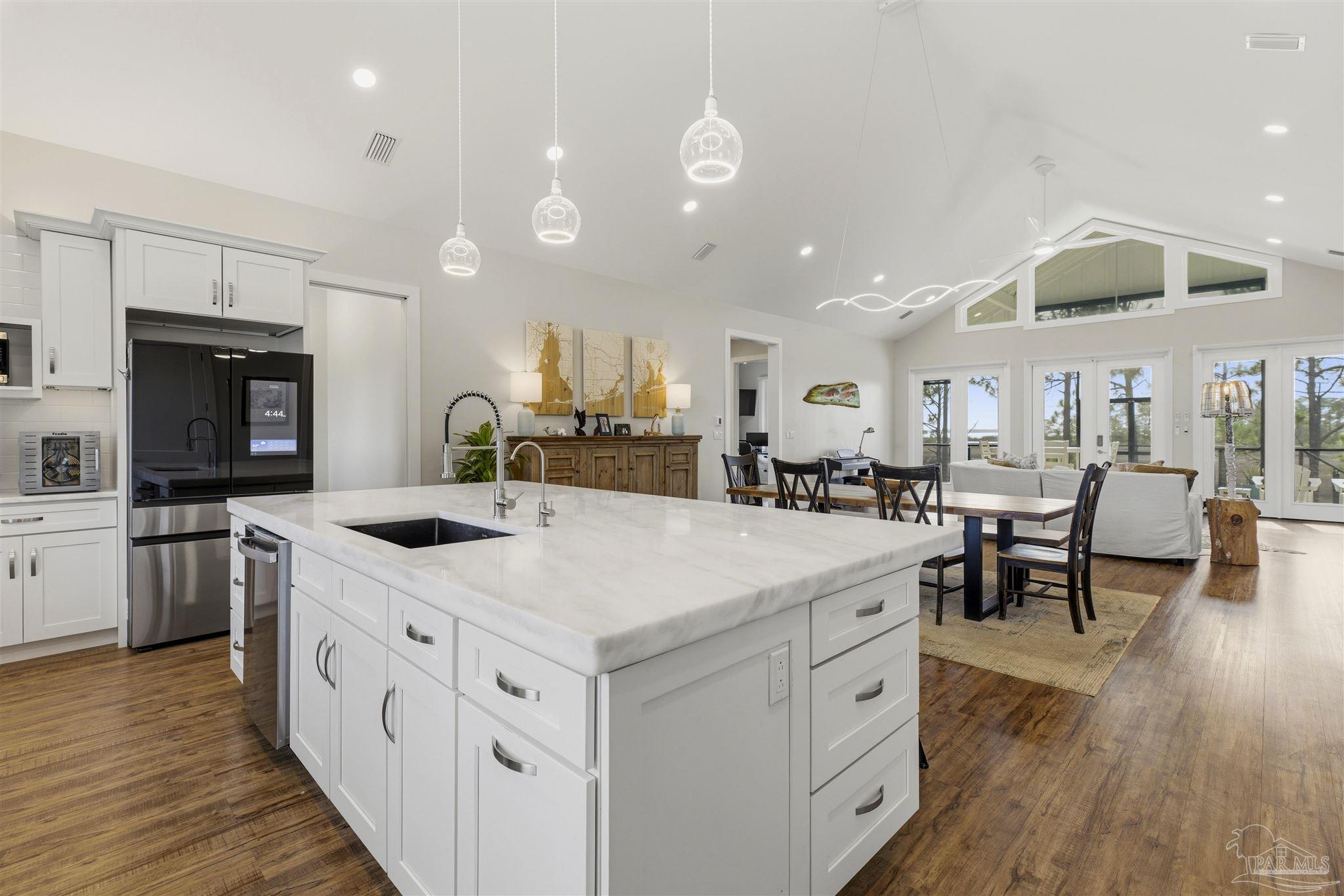 5402 North Shore Road Pensacola, FL 32507 - Photo 4 of 72