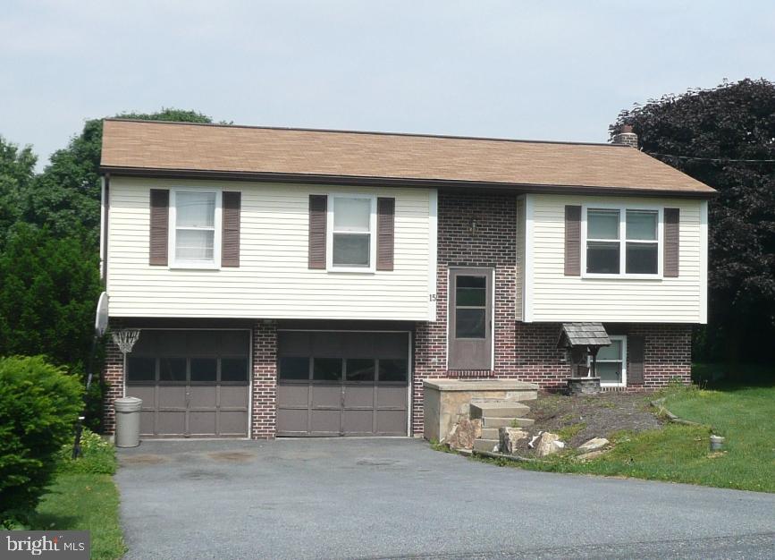 15 Bomberger Road Lititz, PA 17543 - Photo 1 of 19