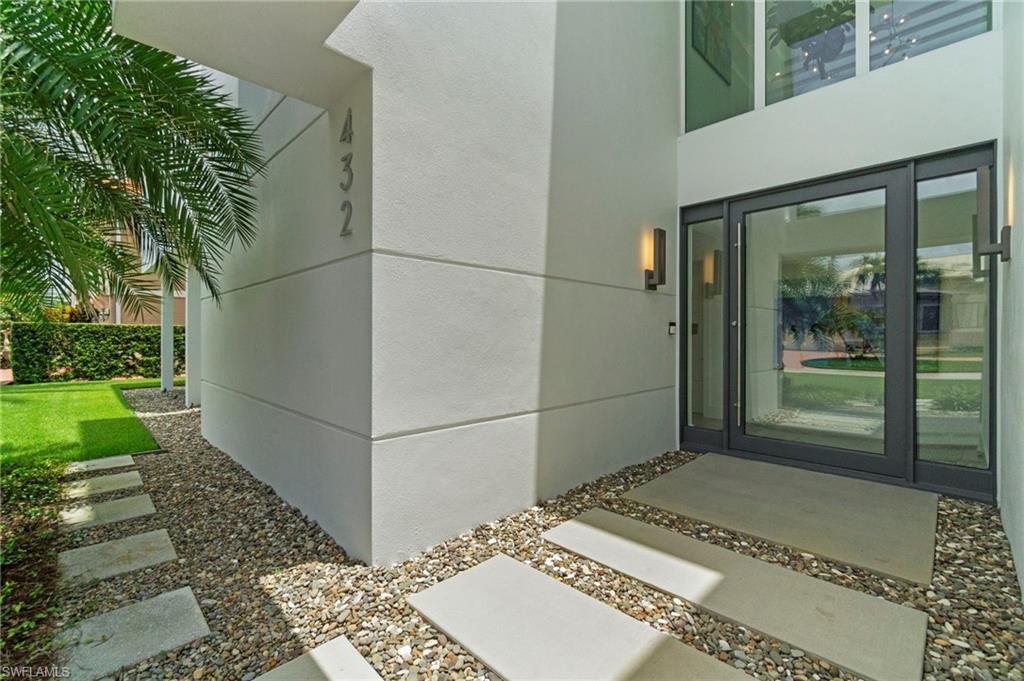 432 Bayside Avenue Naples, FL 34108 - Photo 4 of 50