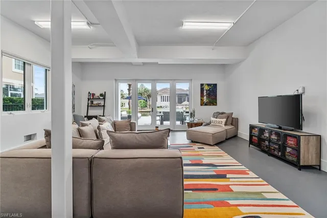 $6,399,000 | 432 Bayside Avenue, Naples, FL 34108