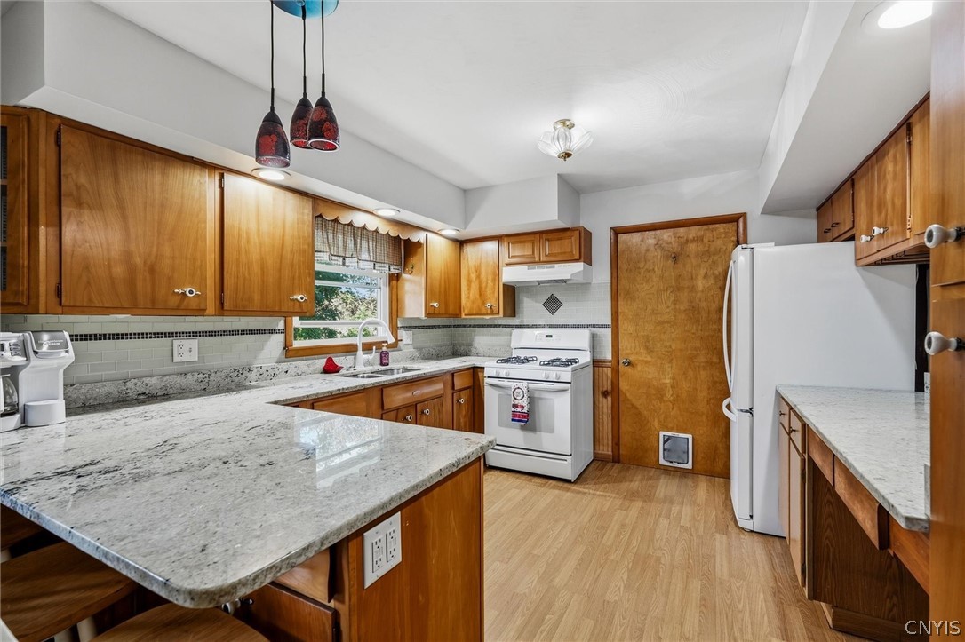 4631 County Rte 4 Scriba, NY 13126 - Photo 3 of 43 Bright kitchen