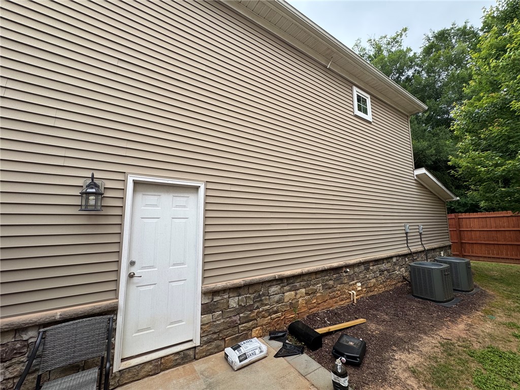 235 Pendleton Road, Unit A Clemson, SC 29631 - Photo 15 of 16 Fenced side yard with grilling patio.