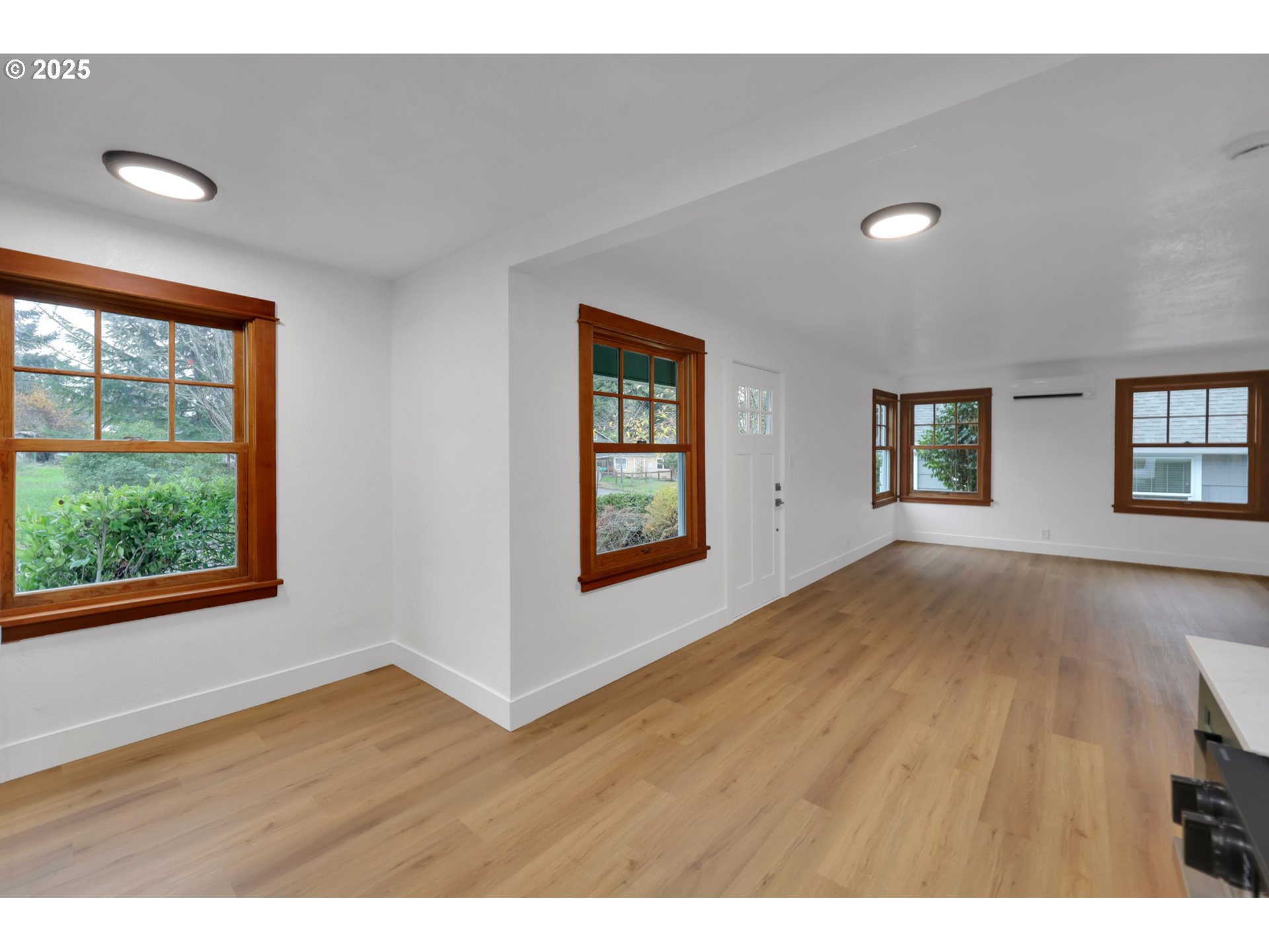 2121 Jefferson Street Eugene, OR 97405 - Photo 16 of 35 a view of an empty room and window