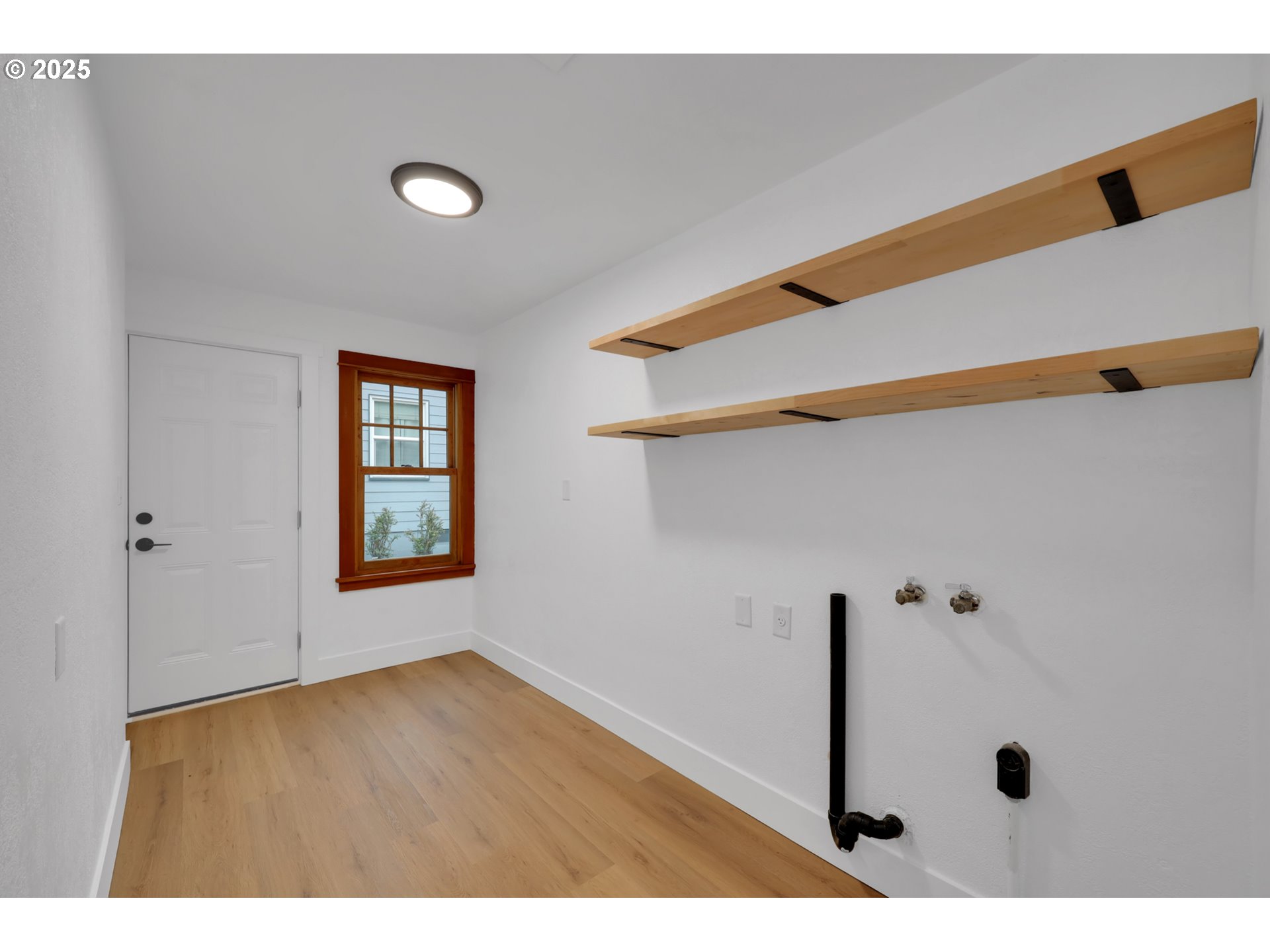 2121 Jefferson Street Eugene, OR 97405 - Photo 24 of 35 a view of an empty room